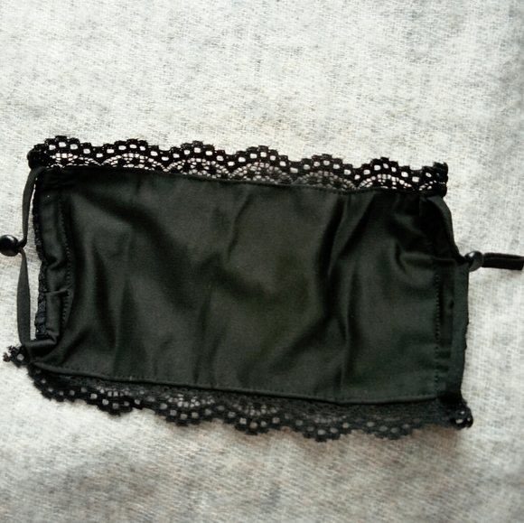Set 2 lace party face mask adjustable black white - Picture 8 of 8